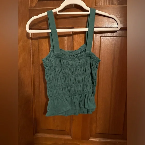 green crop top - Picture 3 of 3